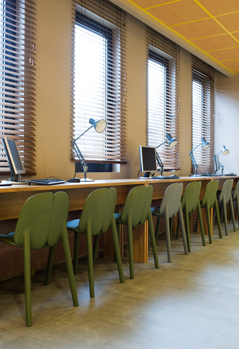 乐竞平台 - 坐具|餐椅|办公家具|设计师家具|奥索餐椅